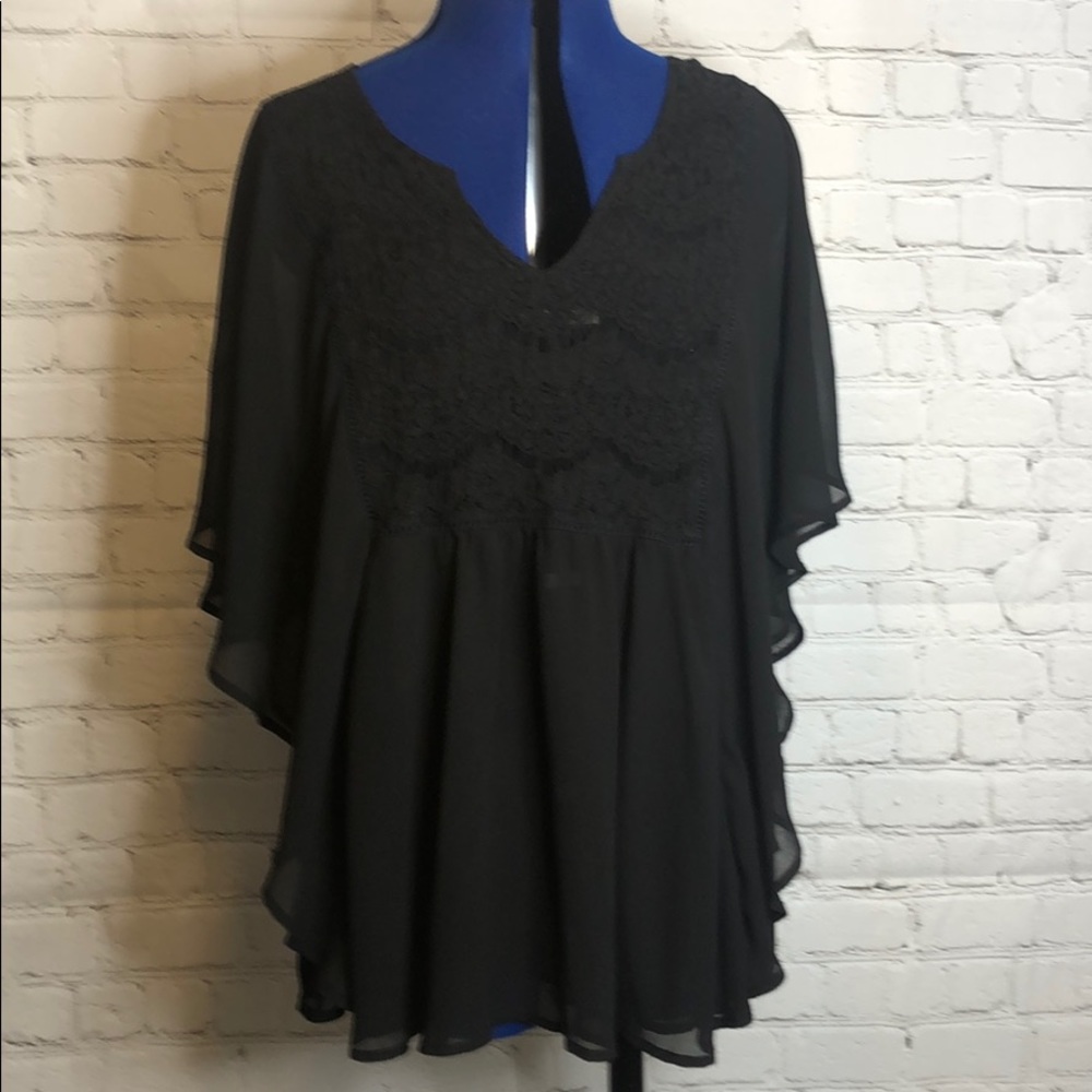 Like New Torrid Black sheer & Lace blouse size 2X